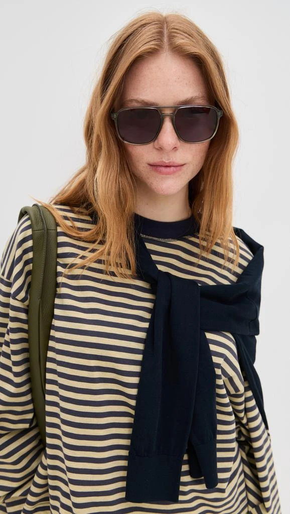 Quay On The Fly Large Sunglasses 2