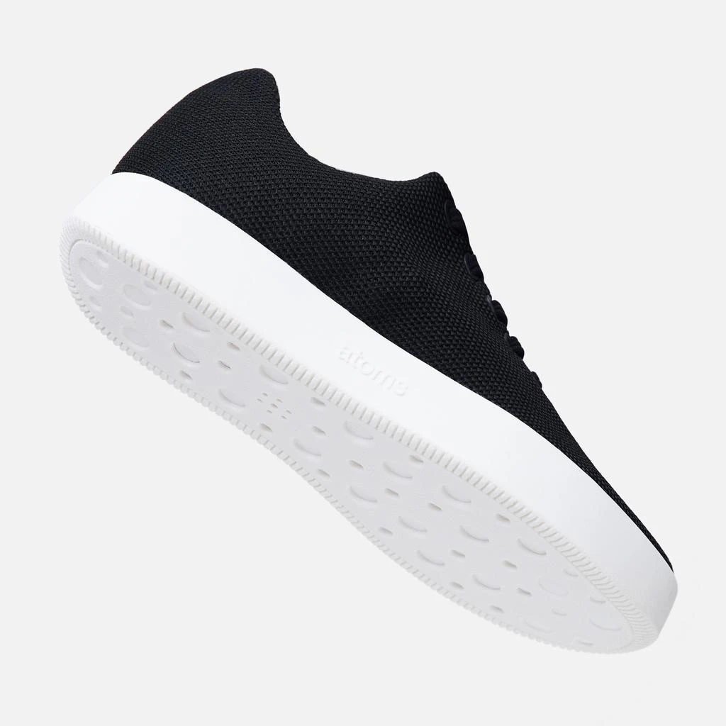 Atoms Model 001: Black & White 2