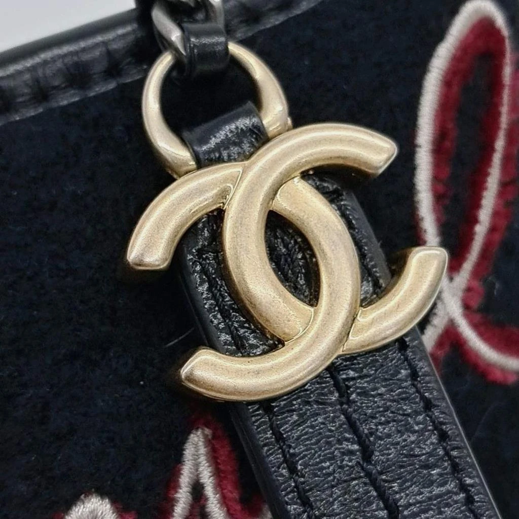 Chanel Chanel Gabrielle Small Hobo Bag 3