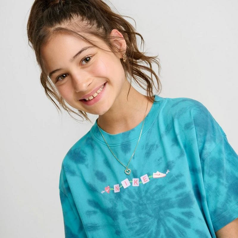 NIKE Girls' Nike Sportswear Tie-Dye Bracelet Graphic T-Shirt 5