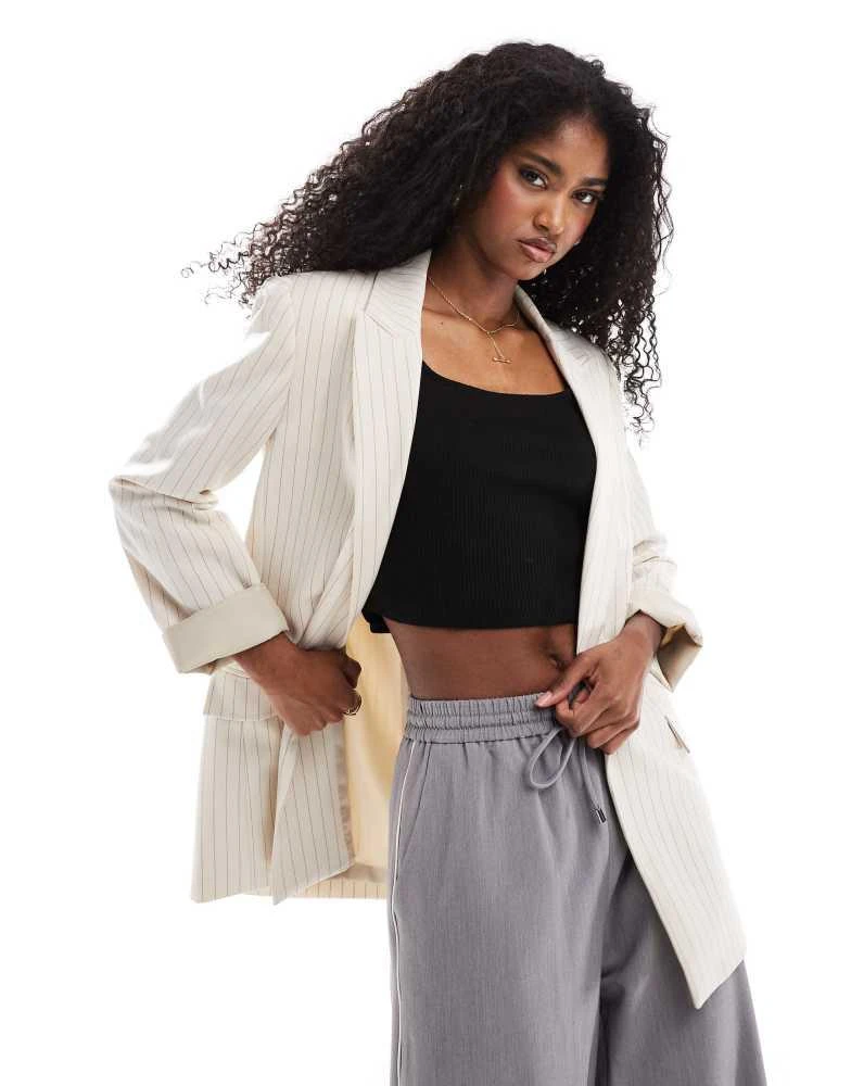 Stradivarius Stradivarius blazer in beige pinstripe 1