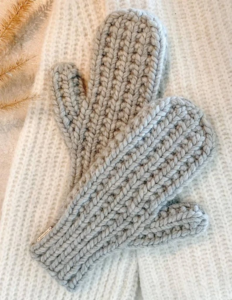 Archive Knitwear The Oxford Mittens In Heather Gray 1