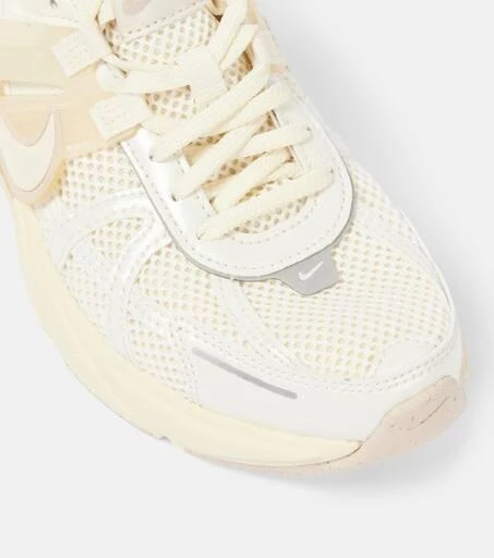 NIKE V2K Run sneakers 5