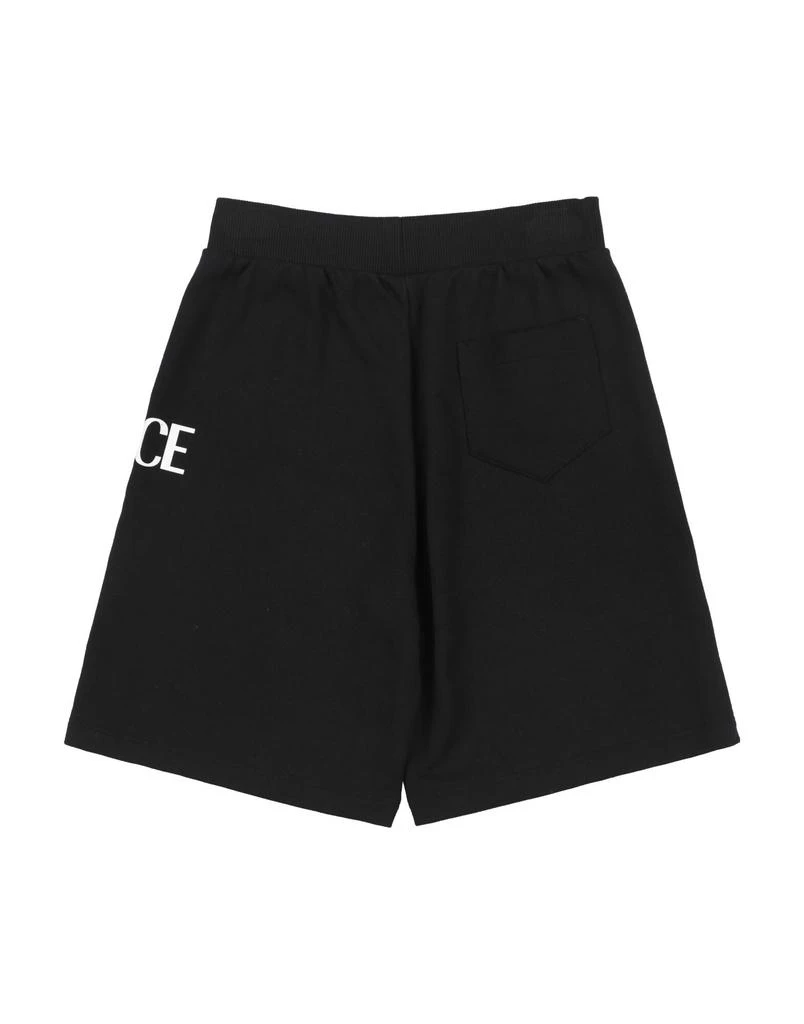 VERSACE YOUNG Shorts 
Bermuda 2