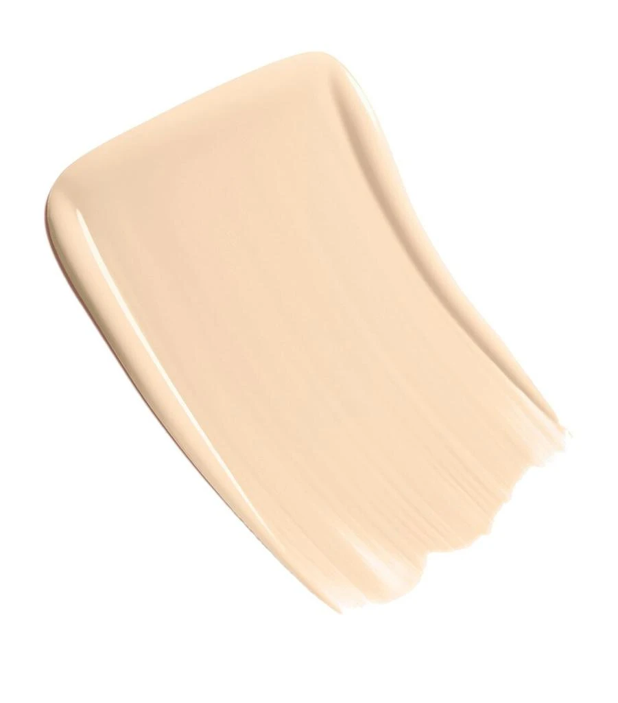 Chanel CHANEL SUBLIMAGE L'ESSENCE DE TEINT Ultimate Radiance-Generating Serum Foundation 2