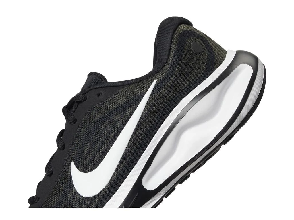NIKE Journey Run 6