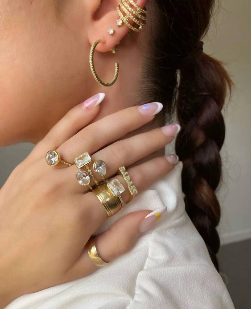 Melinda Maria Melinda Maria - Women
s Badass 1" Hoop Earrings