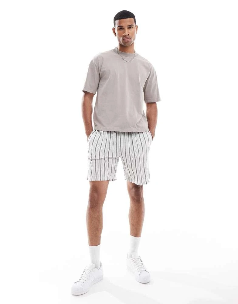 HOLLISTER Hollister heavyweight boxy crop fit t-shirt in washed tan 1