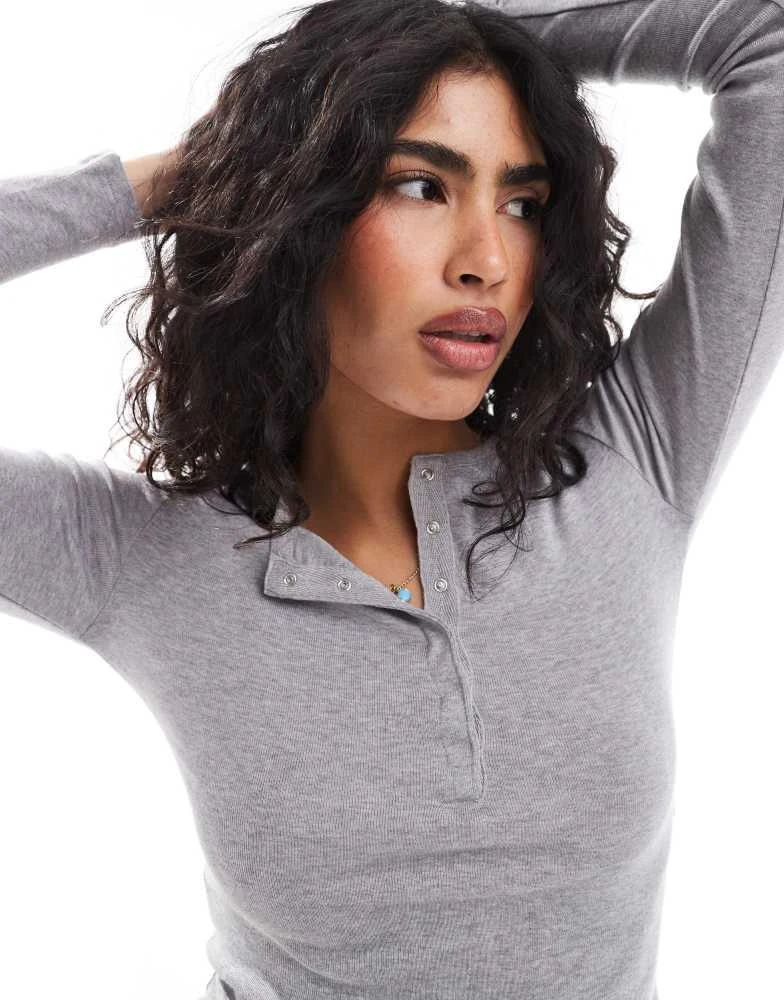 Bershka Bershka henley top in grey melange 2