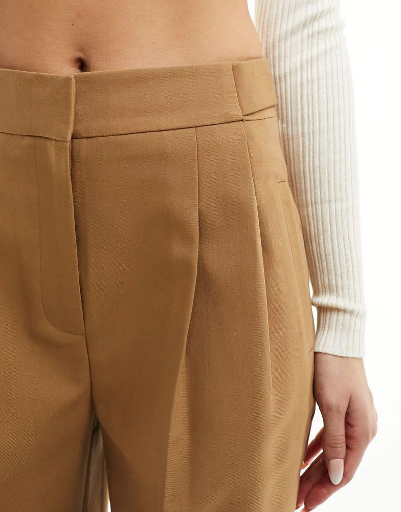 ASOS ASOS DESIGN tailored barrel leg trouser in brown 4