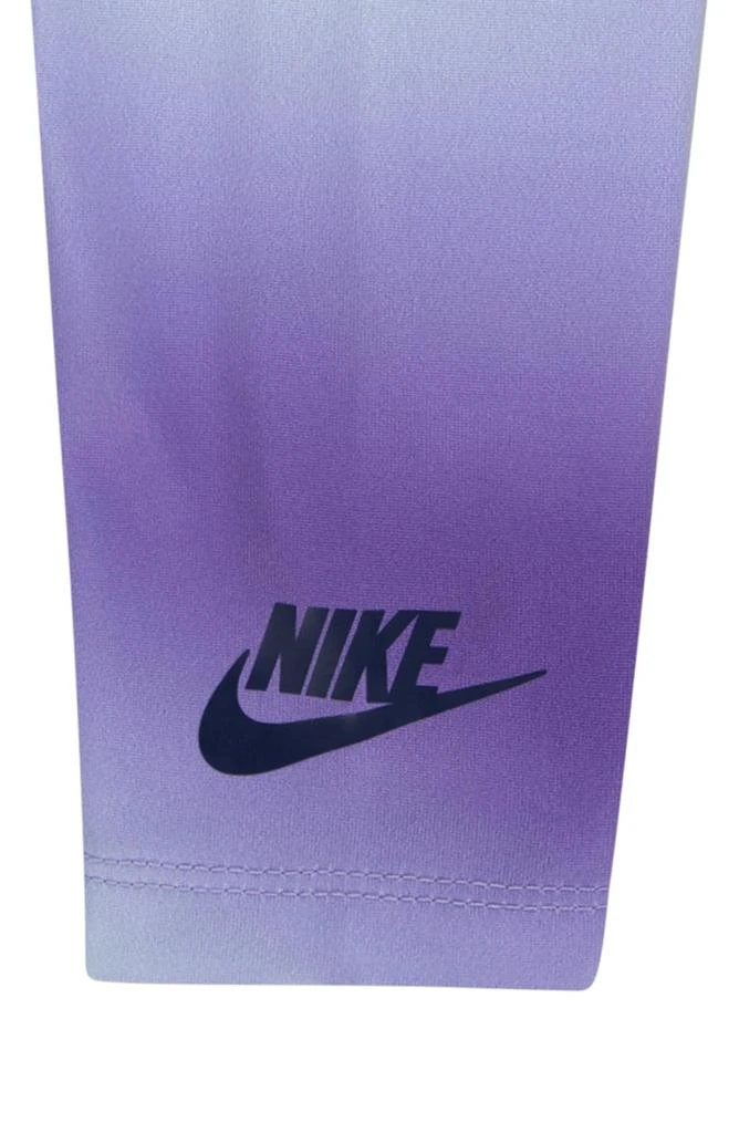 NIKE Kids
 Long Sleeve Graphic T-Shirt 
Leggings Set 7