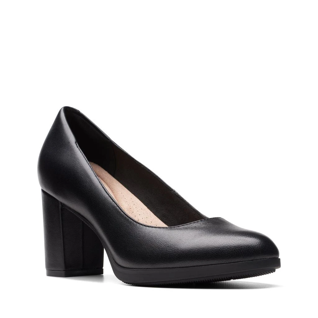 Clarks Bayla Skip in Black Leather 2