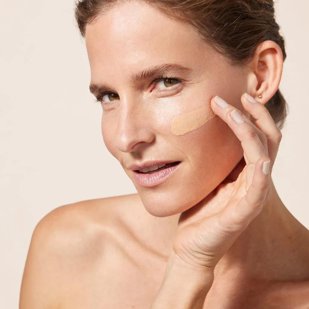 ISDIN ISDIN Isdinceutics Skin Drops Lightweight Liquid Foundation 5