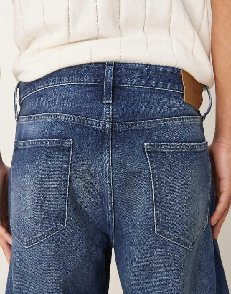 Calvin Klein Calvin Klein Jeans 90s loose jeans in mid blue wash - ASOS Exclusive 4