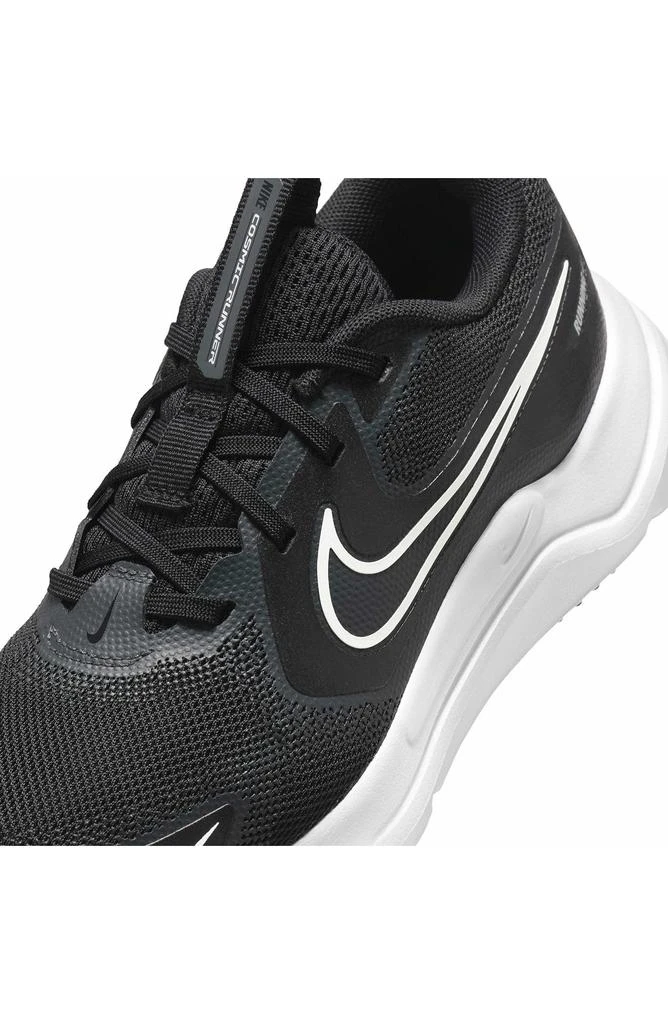 NIKE Cosmic Runner Running Shoe 7