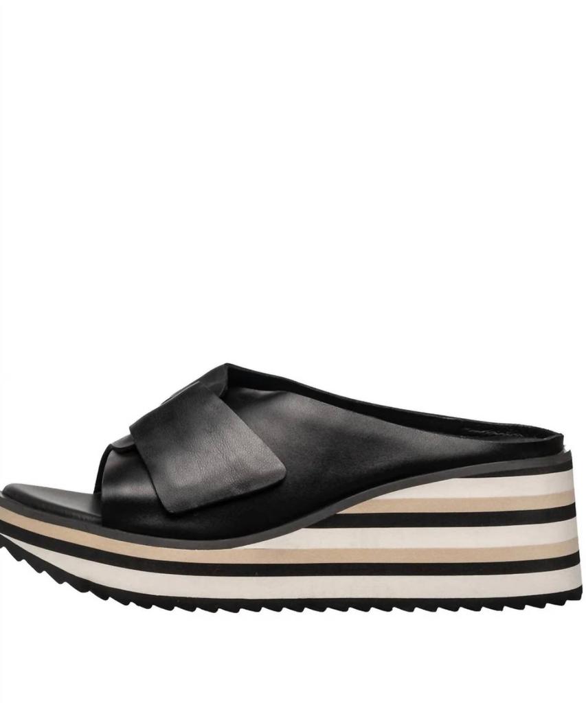 Antelope Antelope - Women
s Padme Black Wedge