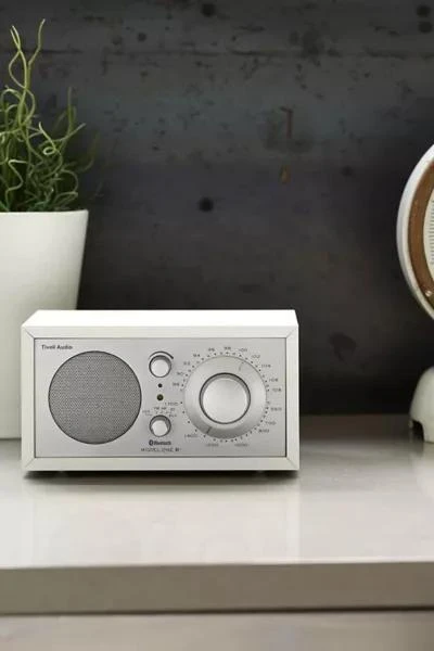 Tivoli Audio Tivoli Audio Model One Bluetooth AM/FM Radio & Speaker 1