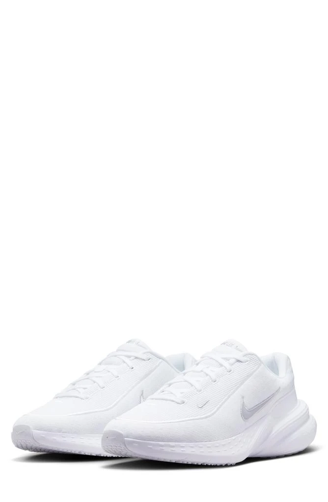 NIKE Uplift SC Sneaker 1