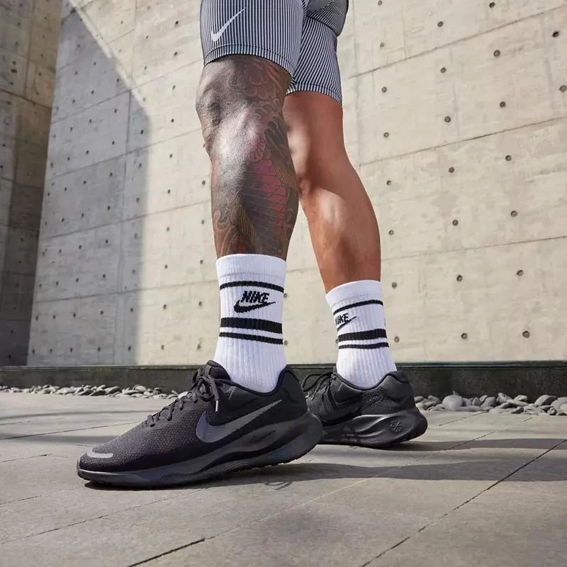 NIKE Nike Men
s Revolution 7 Running Shoes 3