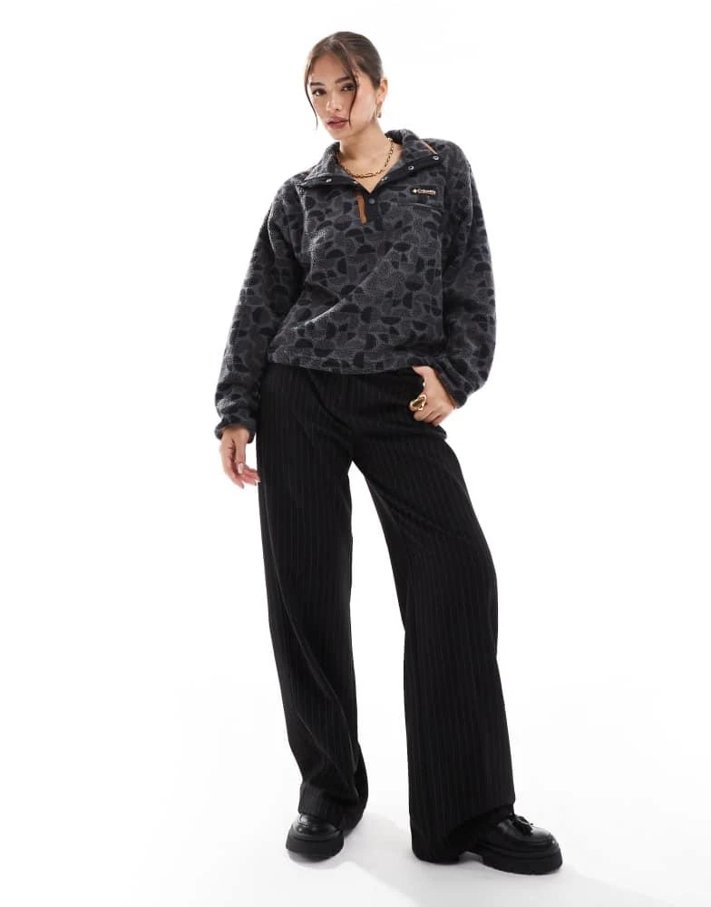 Columbia Columbia Helvetia II printed cropped half snap fleece in black retroscape 2