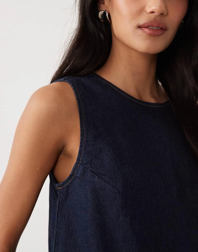 Abercrombie
Fitch Abercrombie
Fitch denim sleeveless top in indigo 3