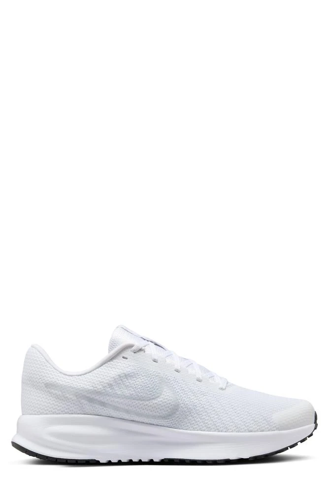 NIKE Run Defy Running Shoe 3