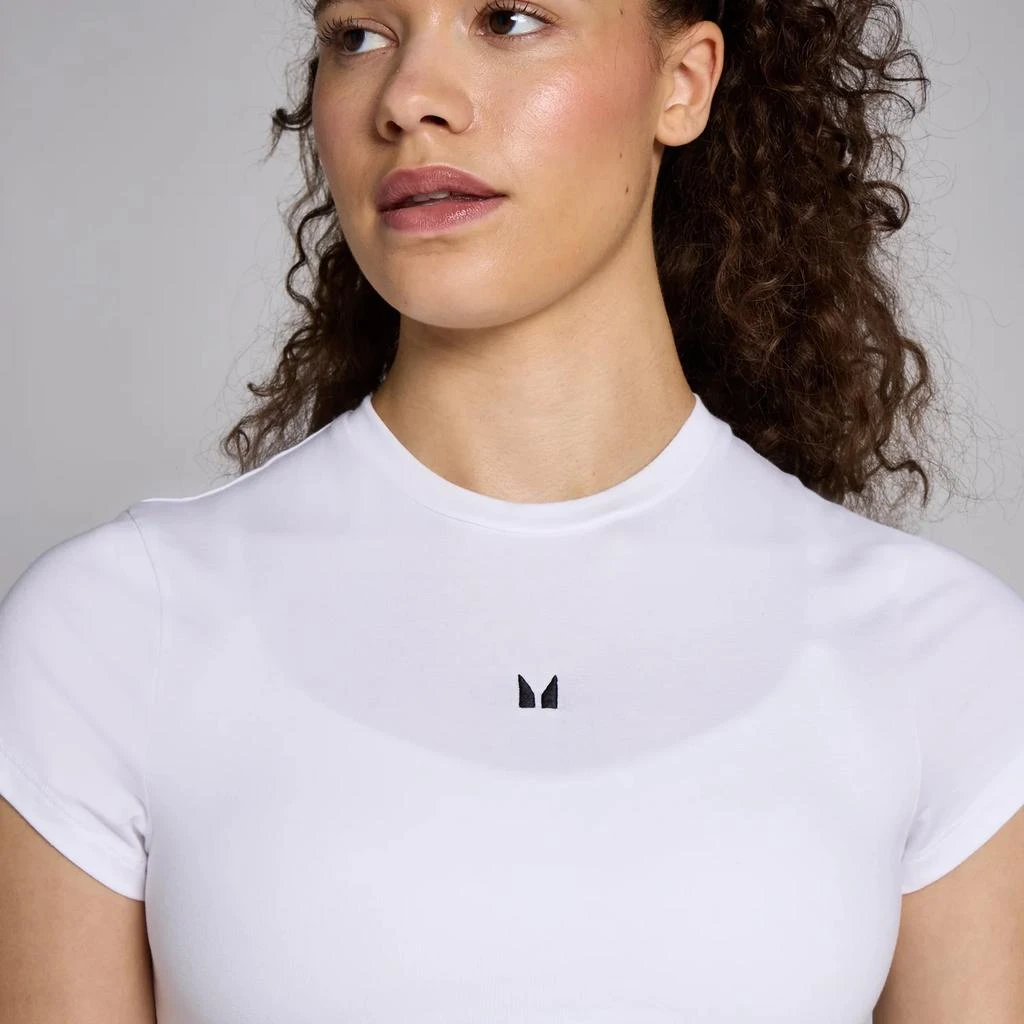 Myprotein MP Women's Basics Body Fit Short Sleeve Crop T 4