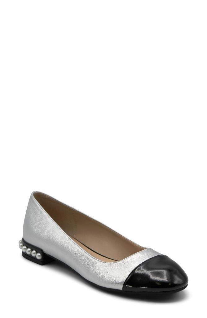 Adrienne Vittadini Corsage Cap Toe Flat