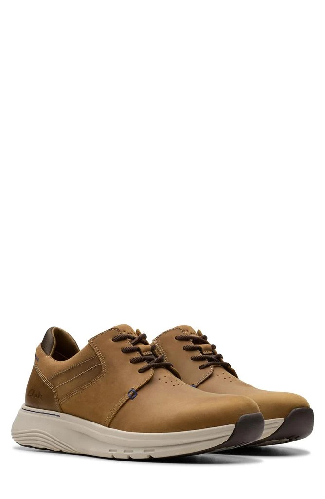 Clarks® Motion Trek Debry 8