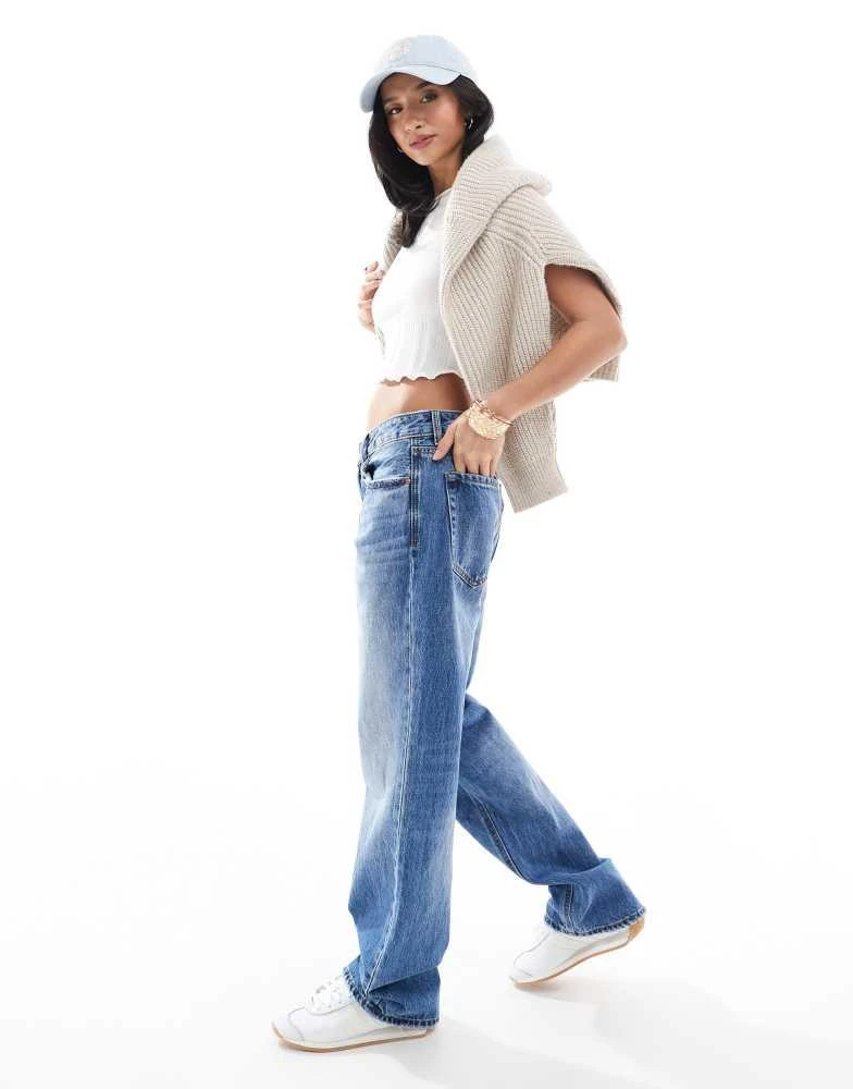 Stradivarius Stradivarius Petite D03 low waisted straight leg jean in mid blue wash 3