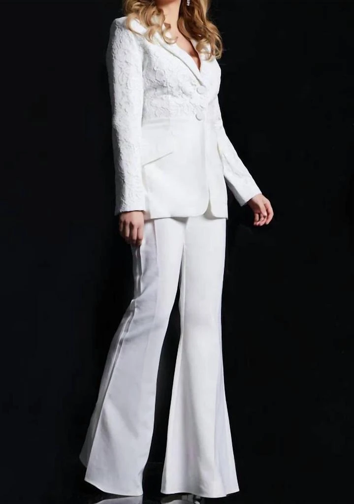 Jovani Jovani - Women
s Textured Long Sleeves Suit