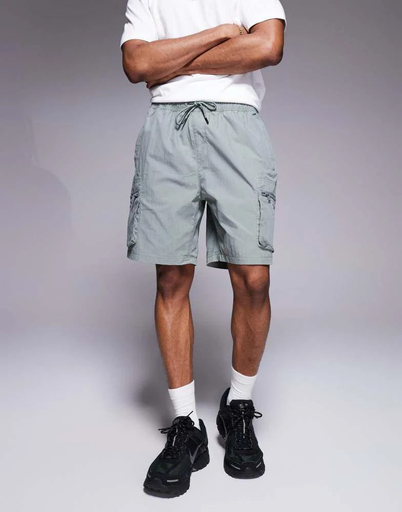 River Island River Island stretch cargo shorts in light green 2