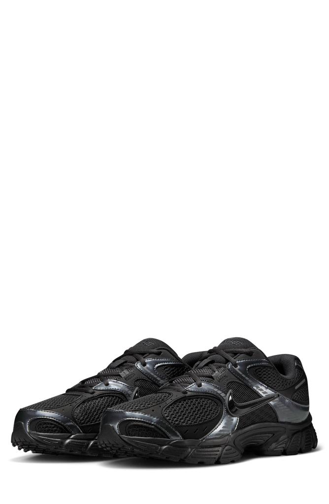 NIKE V5 RNR Sneaker