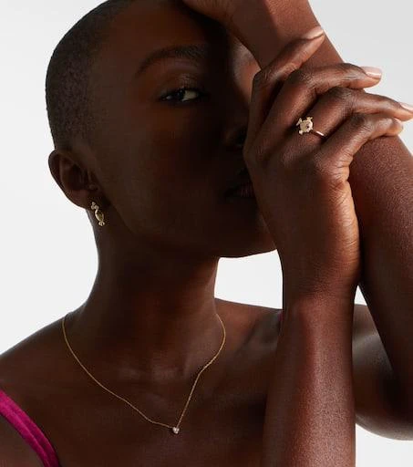 Yvonne Léon Petit Poisson 18kt gold ring with diamonds and rubies 2