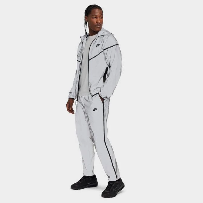 NIKE Men's Nike Tech Woven Flash Jogger Pants 2