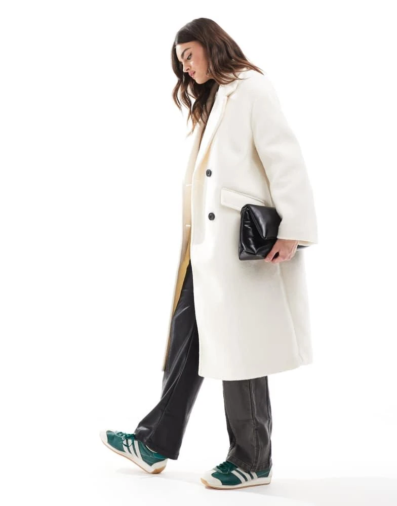 Bershka Bershka wool look drop shoulder coat in ecru 4