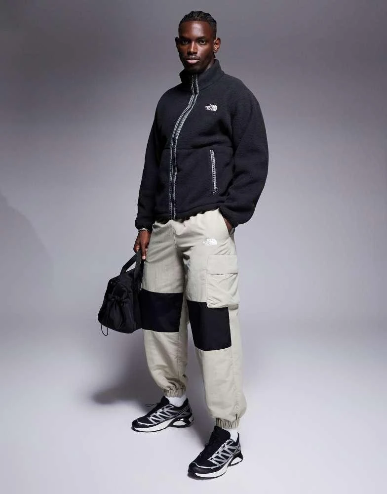 The North Face The North Face Seven Summits Fleeski full zip heavyweight fleece jacket in black 1
