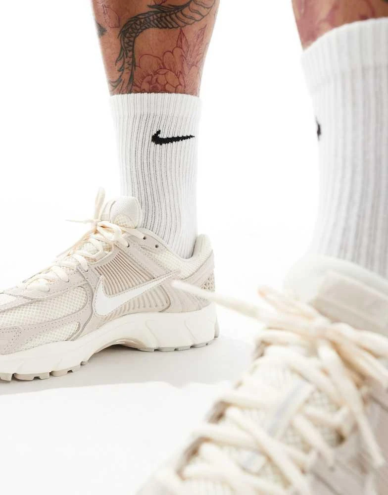 NIKE Nike Zoom Vomero 5 unisex trainers in cream 4