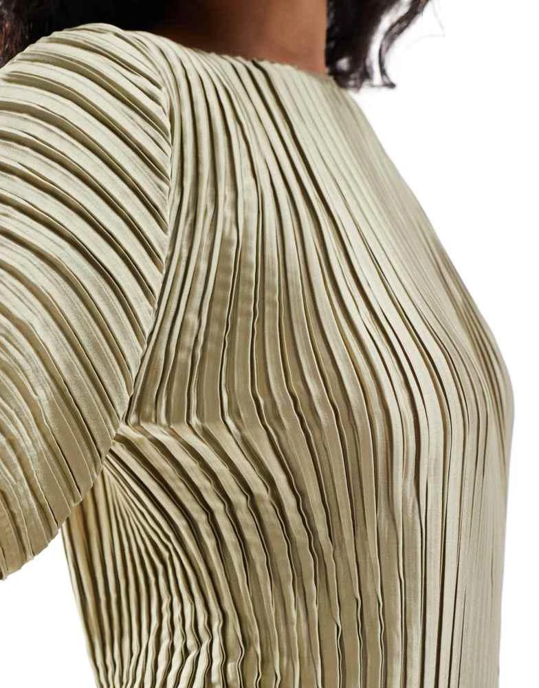 ASOS ASOS DESIGN pleated maxi dress with cocoon sleeve in gold 4
