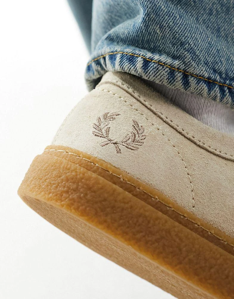 Fred Perry Fred Perry dawson low suede shoe in beige 2