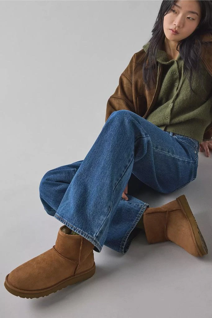 UGG UGG Women
s Classic Mini II Boot