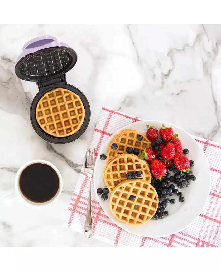 Dash DMW001 Mini Waffle Maker 4