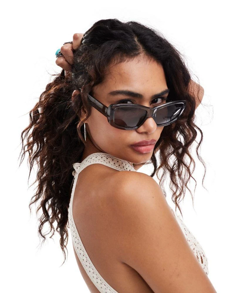 Weekday Weekday Skye chunky rectangle sunglasses in green 4