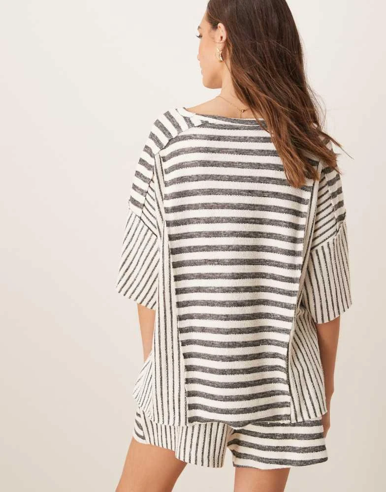 ASOS ASOS DESIGN oversized boxy t-shirt in textured mixed stripe 4