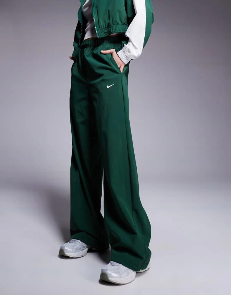 NIKE Nike Trend woven wide leg trousers in green 2