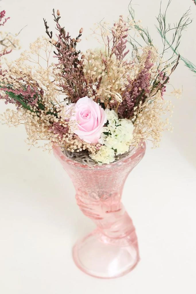 Roxanne
s Dried Flowers Roxanne’s Dried Flowers The Sweetheart Arrangement