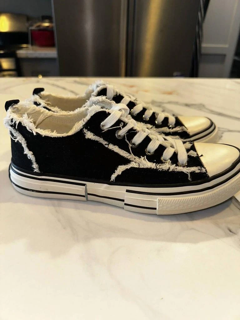 Very G Women's Dako Fashion Sneakers 1