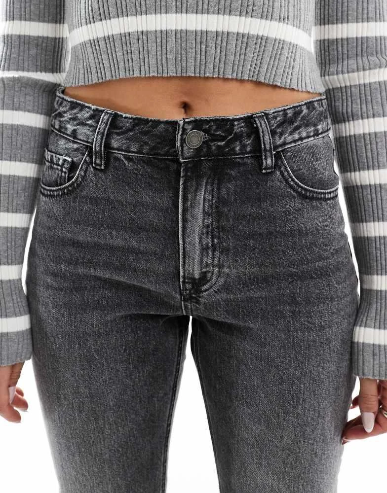 Stradivarius Stradivarius STR straight leg jean in washed black 5