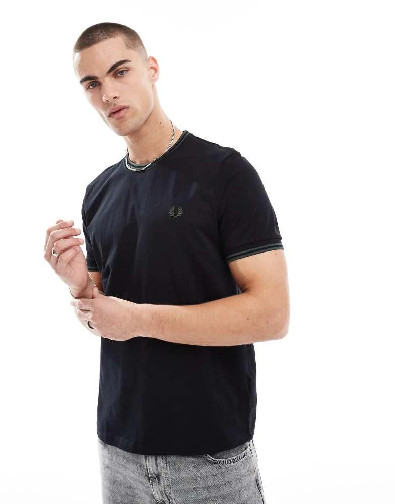 Fred Perry Fred Perry twin tipped t-shirt in black and green 1