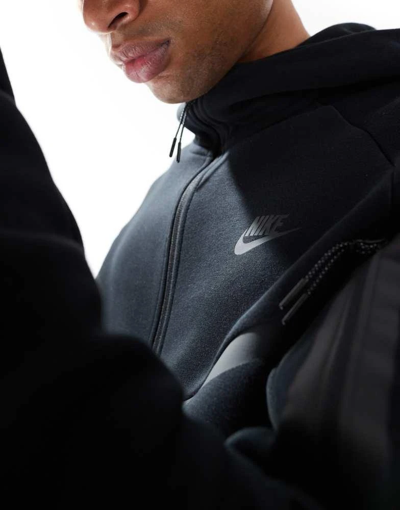 NIKE Nike Tech Fleece full zip hoodie in black 4